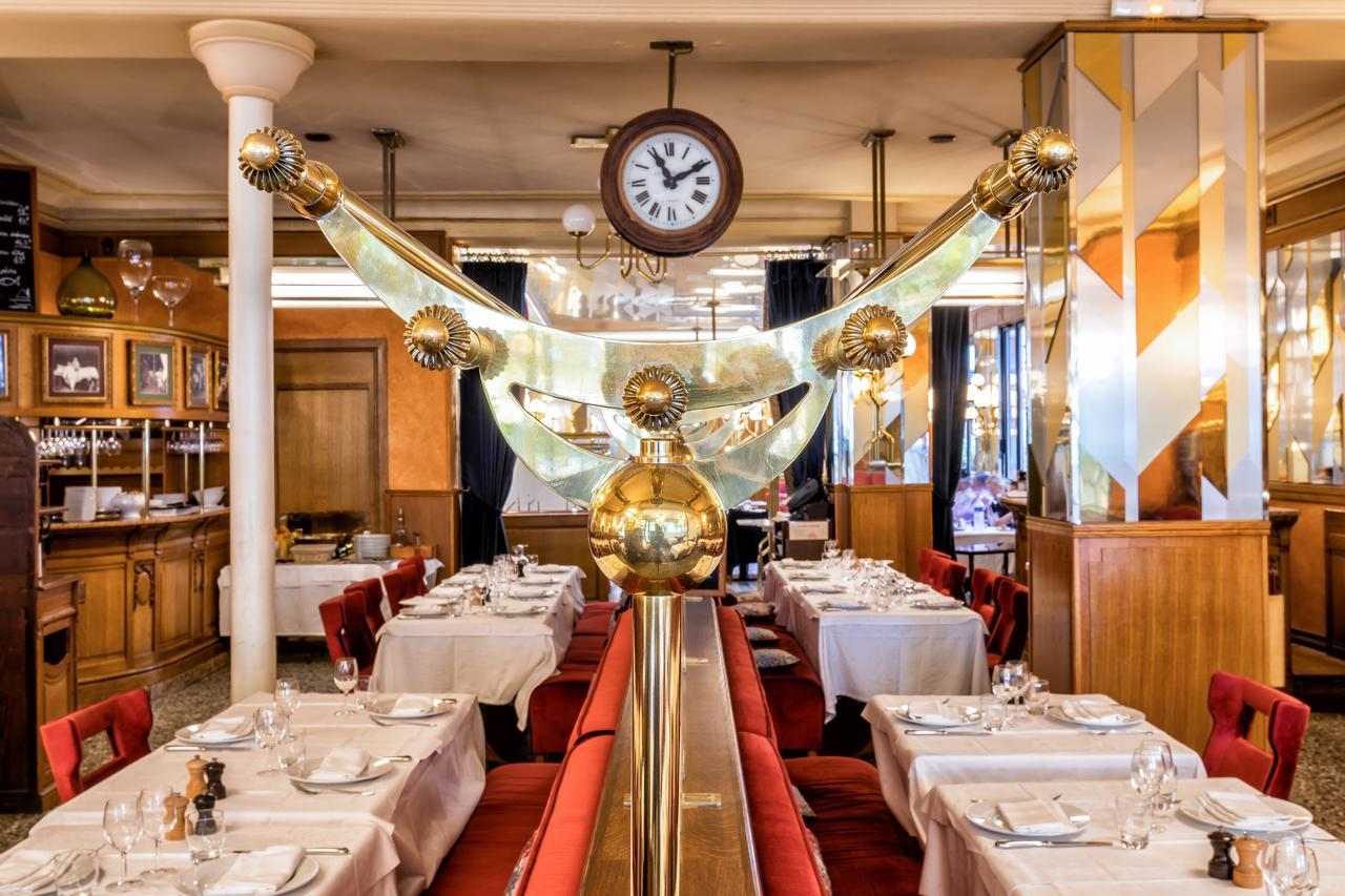 Hotel Restaurant Au Boeuf Couronne Paris Exteriör bild