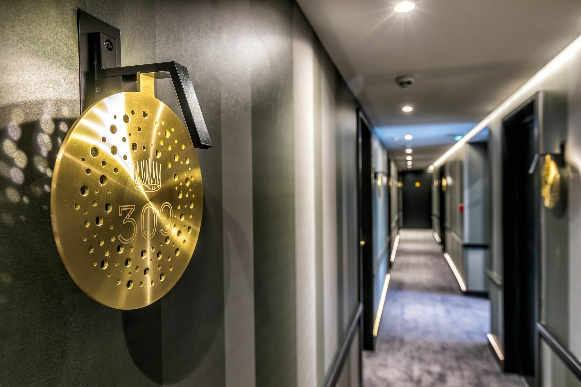 Hotel Restaurant Au Boeuf Couronne Paris Exteriör bild